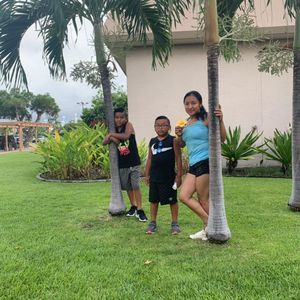 Meet your Posher, Elvira